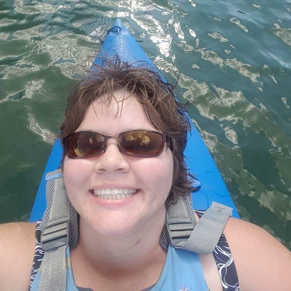 Meet your Posher, Elizabeth - Picture 1 of 4